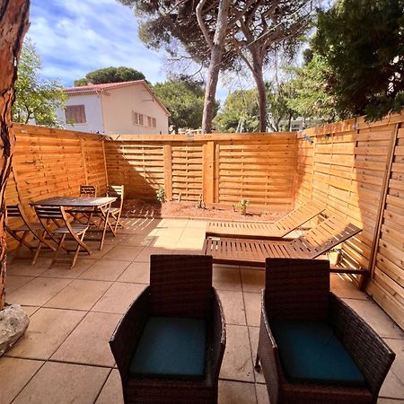Sympathique Studio En Rez De Jardin Dans Residence Hyères Exteriör bild
