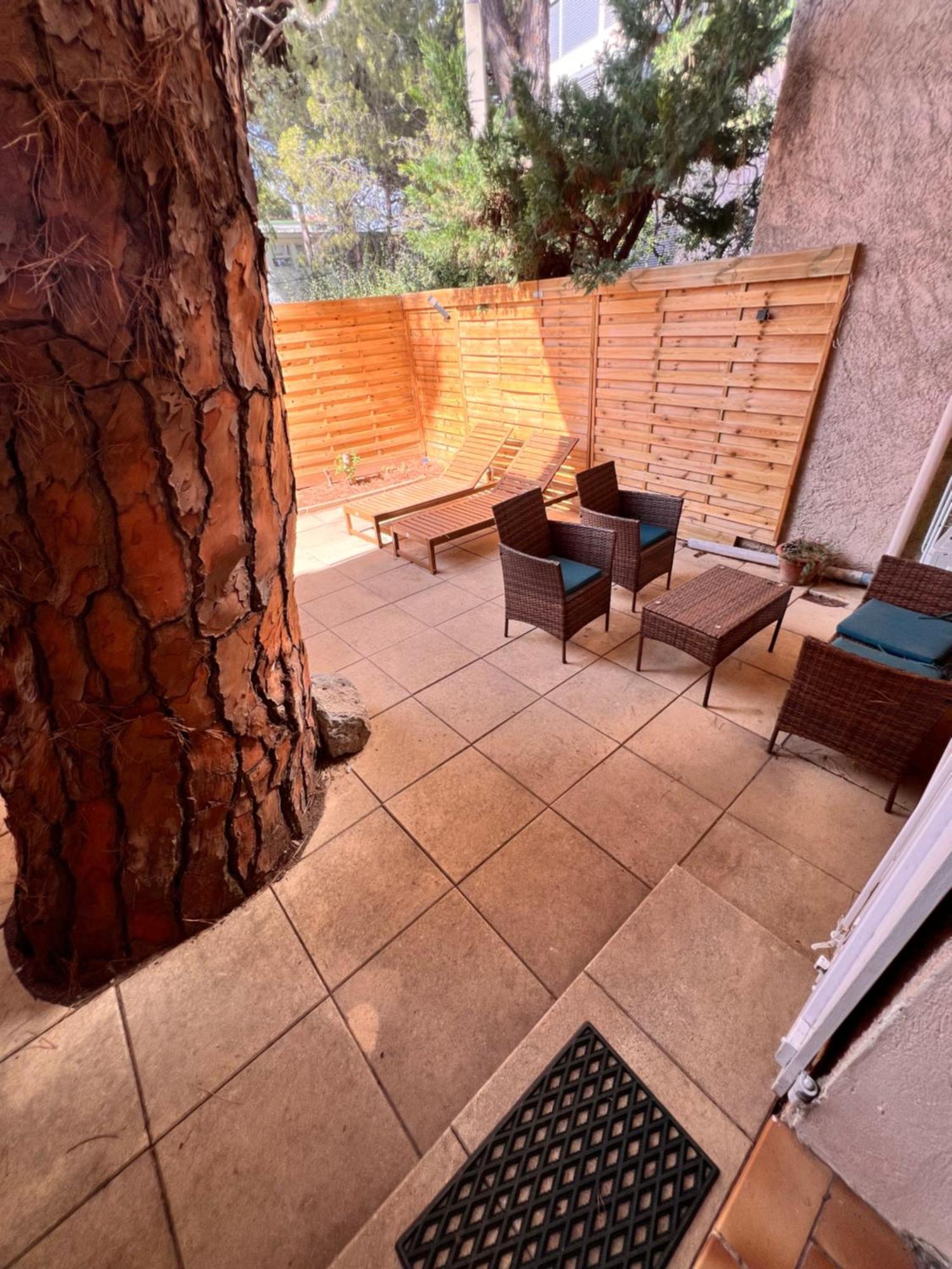 Sympathique Studio En Rez De Jardin Dans Residence Hyères Exteriör bild